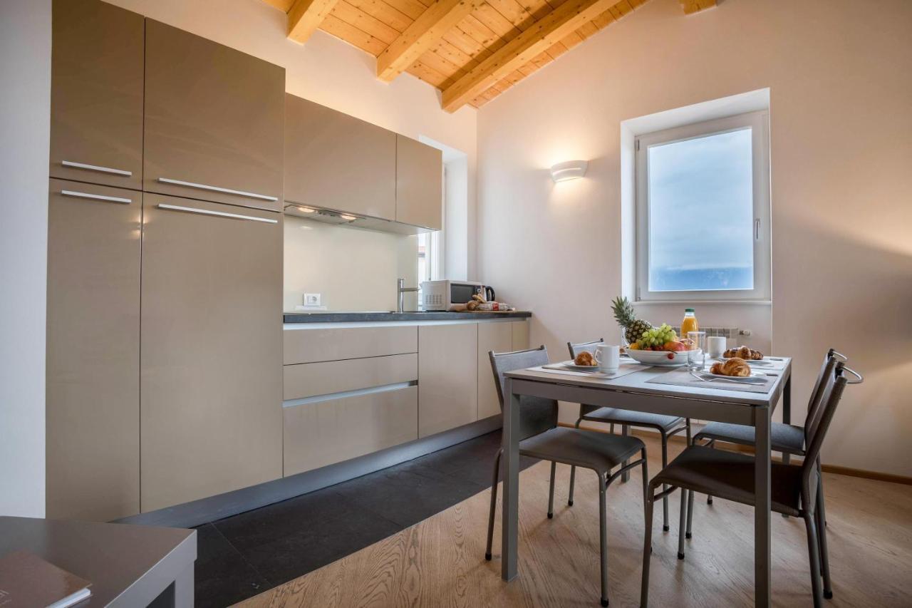 Residence La Villa Cuore Tignale Eksteriør billede